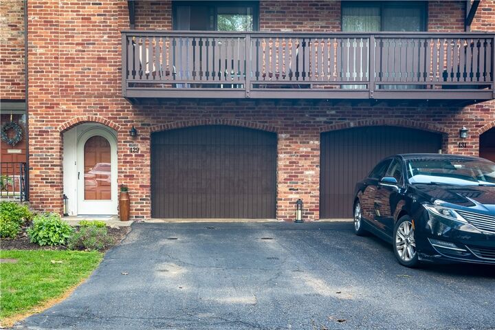 Property Photo:  429 Allenberry Dr  PA 15237 