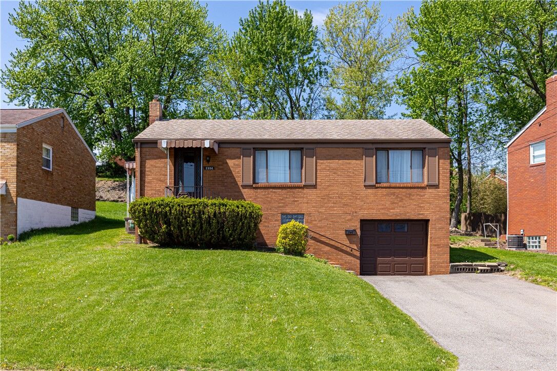 Property Photo:  1334 Overdale Dr  PA 15120 