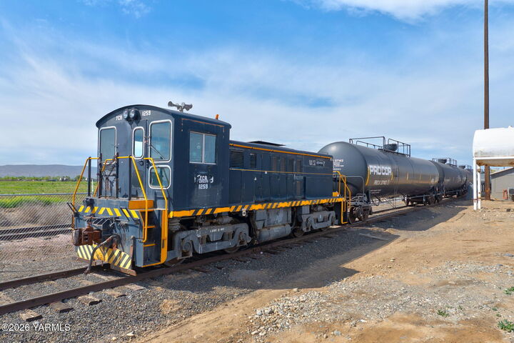 Property Photo:  3800 Branch Rd  WA 98951 
