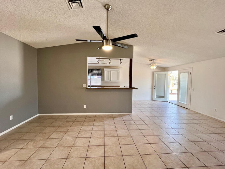 Property Photo: 4427 N 102nd AZ 85037