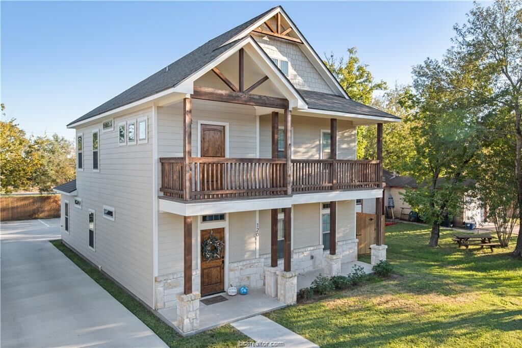 Property Photo:  120 #B Richards Street  TX 77840 