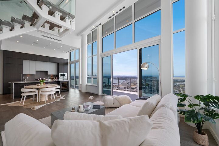 Property Photo:  125 E 14th Street 2403  BC V7L 0E6 