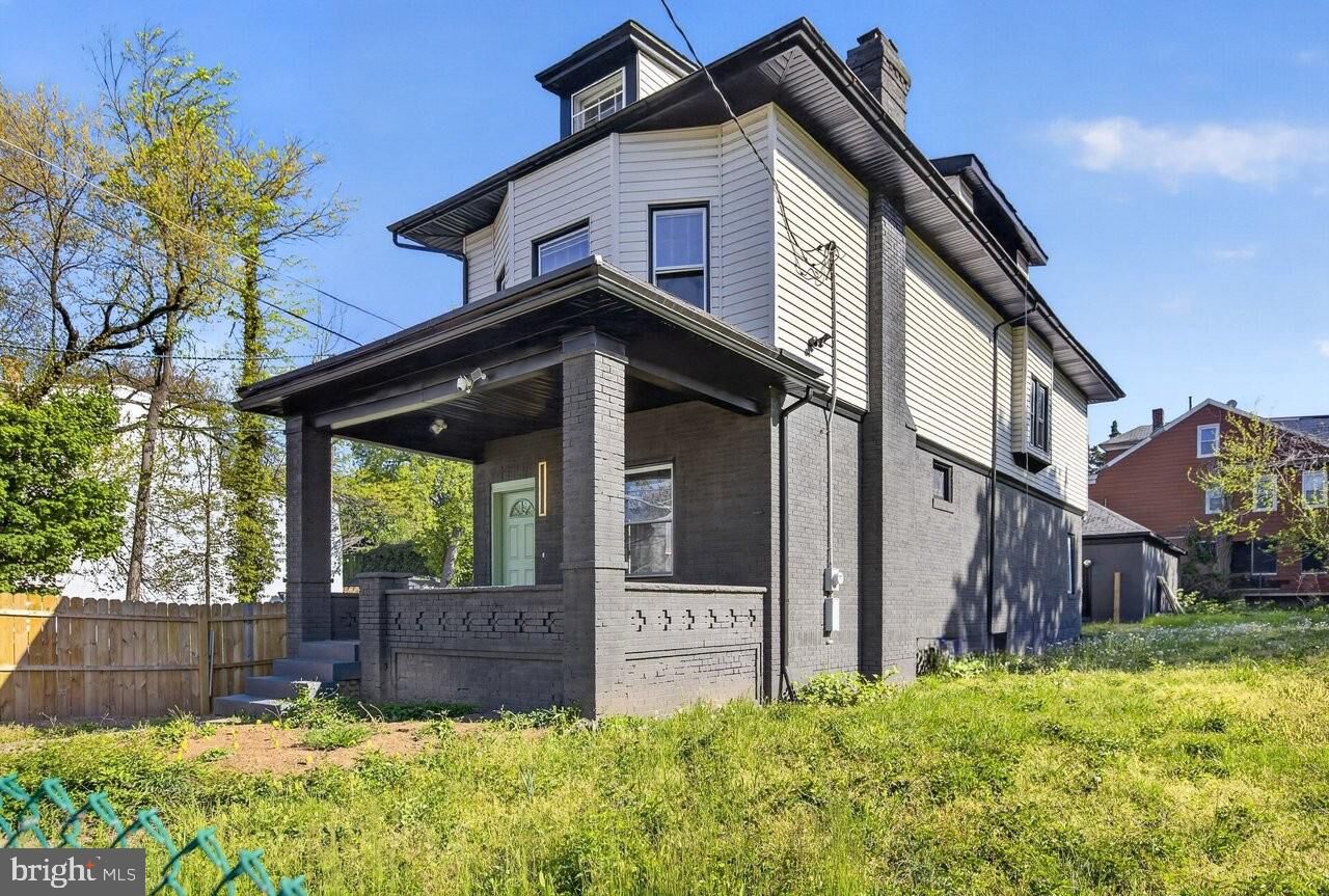 Property Photo:  302 Bellevue Avenue  NJ 08618 