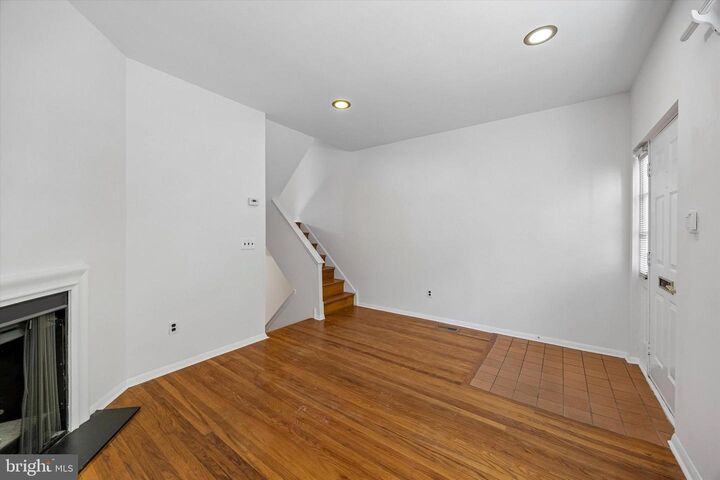 Property Photo:  517 S Randolph Court B  PA 19147 