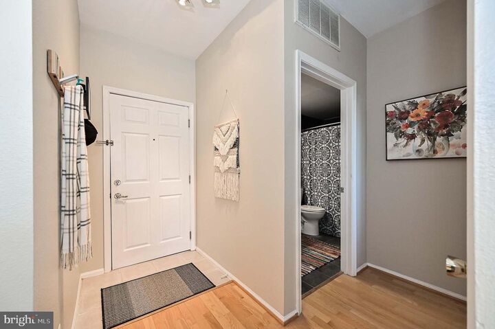 Property Photo:  1570 Spring Gate Drive 7302  VA 22102 