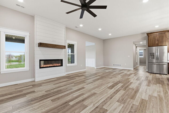 Property Photo: 407 W Jaxon St MO 65284