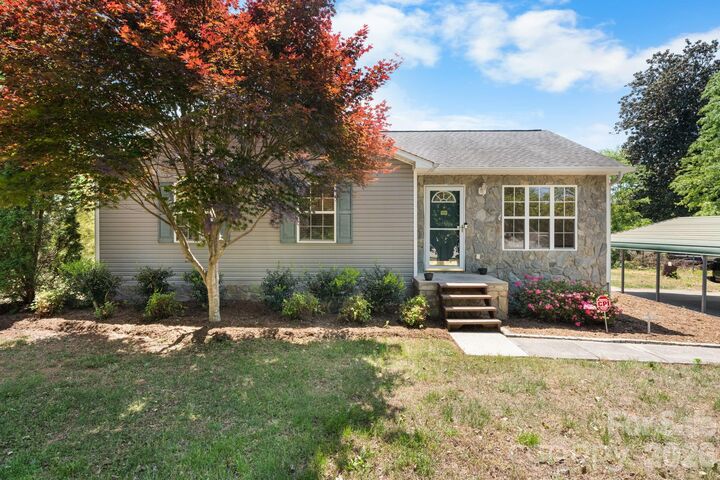 Property Photo:  103 1st Avenue NW  NC 28637 