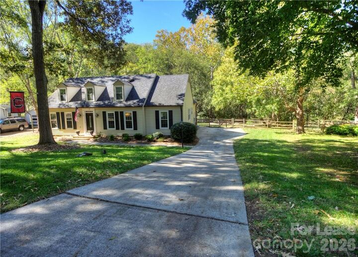 Property Photo:  3806 Bridgewood Lane  NC 28226 