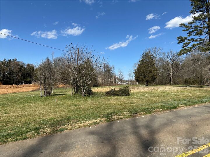 Property Photo:  2116 Mingus Cabin Lane  NC 28214 