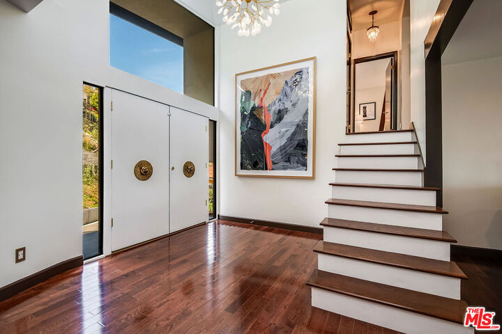 Property Photo:  9234 Kinglet Dr  CA 90069 