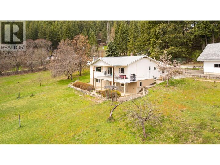 Photo de la propriété:  5660 Cory Road  BC V0B 2N1 