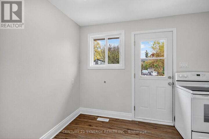 Property Photo: 928 Meadowlands Drive ON K2C 0K3