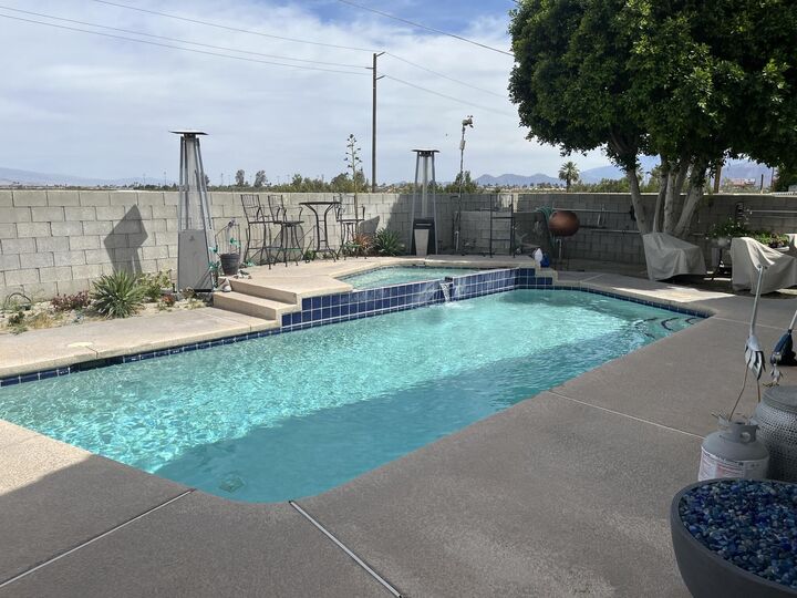 Property Photo:  29040 Avenida La Vista  CA 92234 