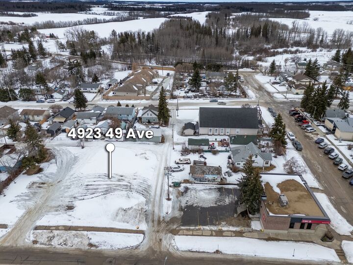 Property Photo:  4923 49 Ave  AB T0E 1V0 