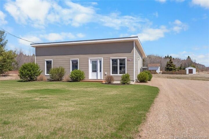 3764 Chemin Robinson — photo 1