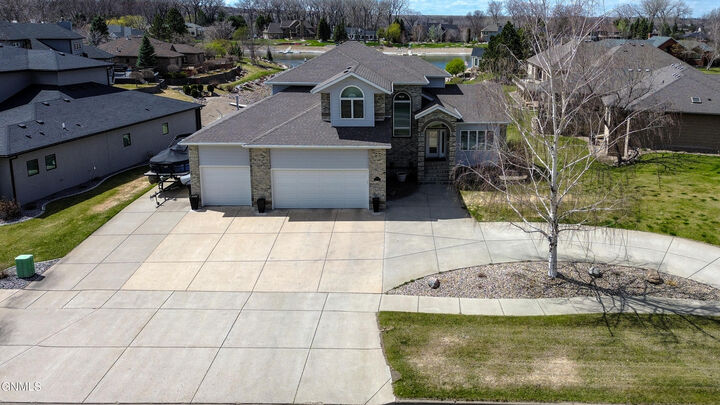 Property Photo:  1700 Riverwood Drive  ND 58504 