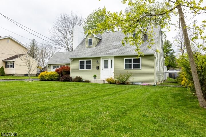 Property Photo:  30 Signal Hill Trl  NJ 07871 