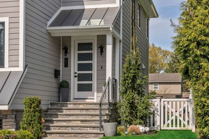 Property Photo:  67 Westervelt Pl  NJ 07626 