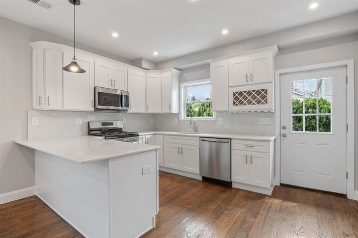 Property Photo:  153 Laidlaw Ave 1  NJ 07306 