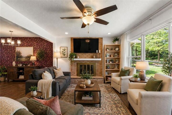 Property Photo:  1607 E 79th Street  MO 64131 