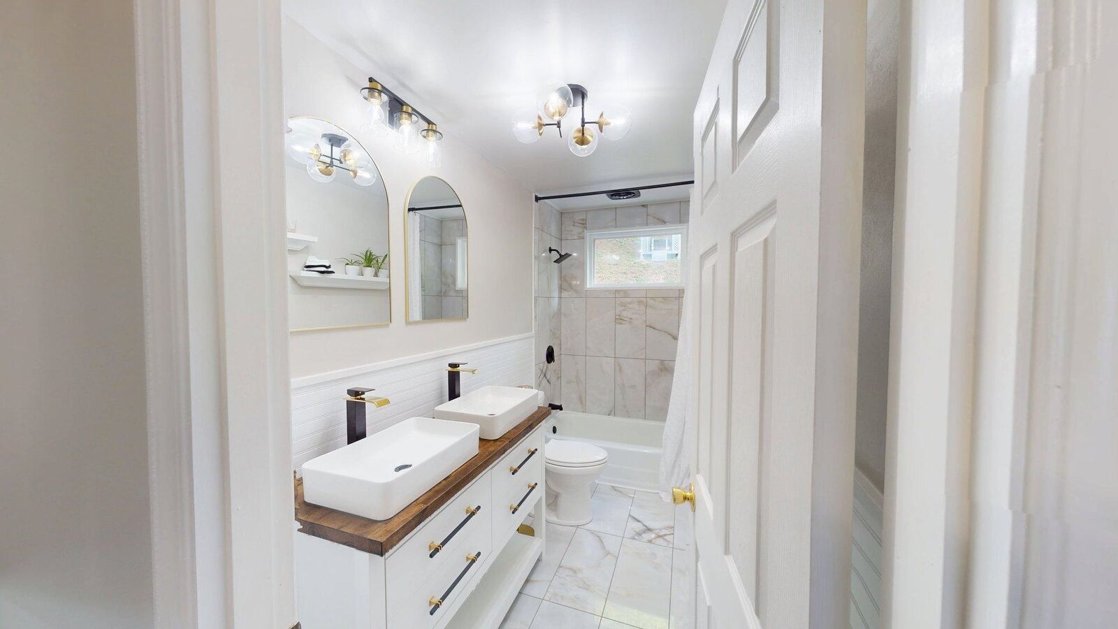Property Photo:  1313 Mallory Court  WV 25701 
