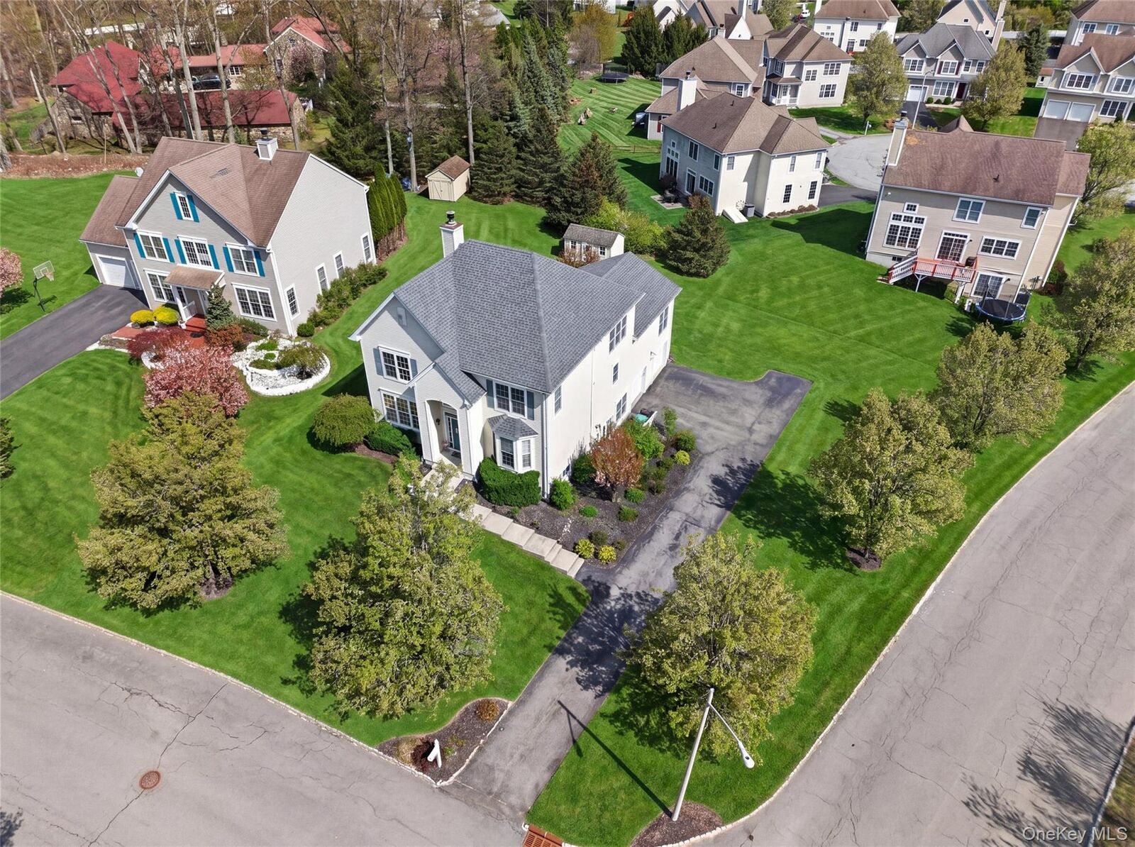 Property Photo: 17 Oldwyck Crescent NY 10930
