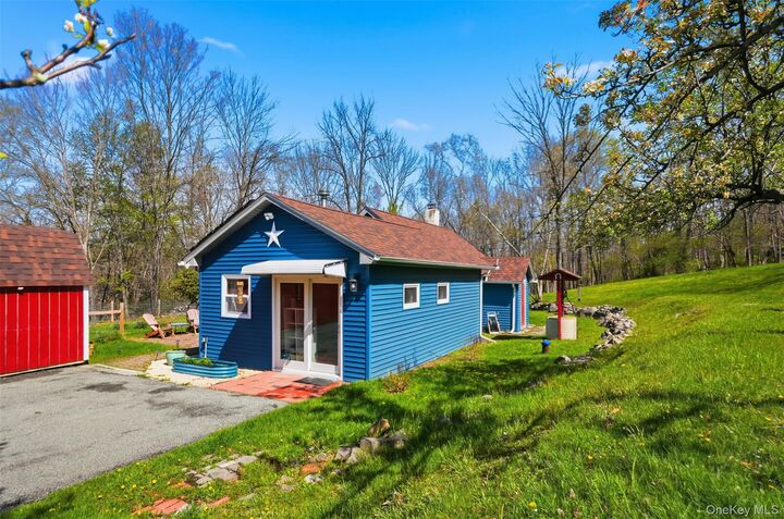 Property Photo:  101 Minisink Turnpike  NY 10998 