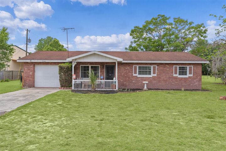 Property Photo:  5946 SR 471  FL 33513 