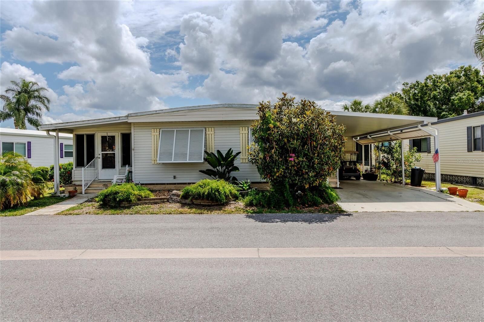 Property Photo:  2100 Kings Highway 969  FL 33980 