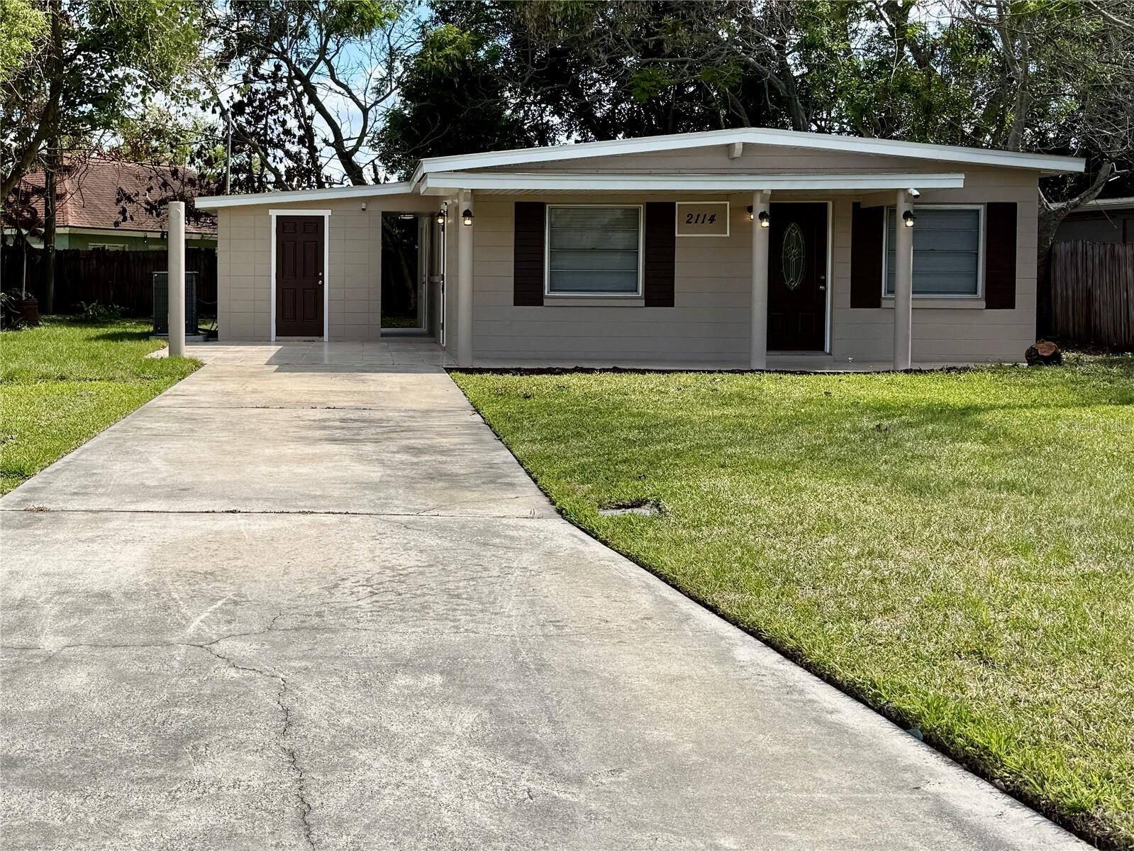 Property Photo:  2114 Catherine St  FL 34741 