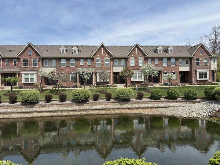 Property Photo:  13113 Woodridge Circle 7  MI 48170 