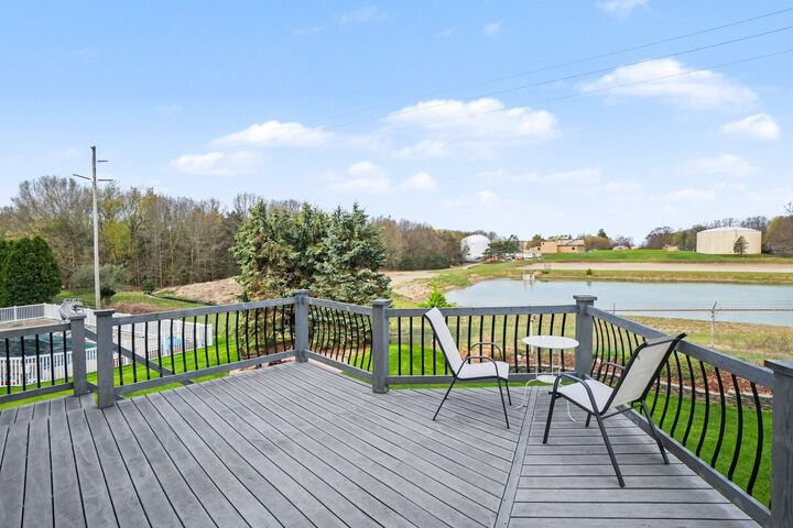 Property Photo: 2213 N Bristol Street MI 49424