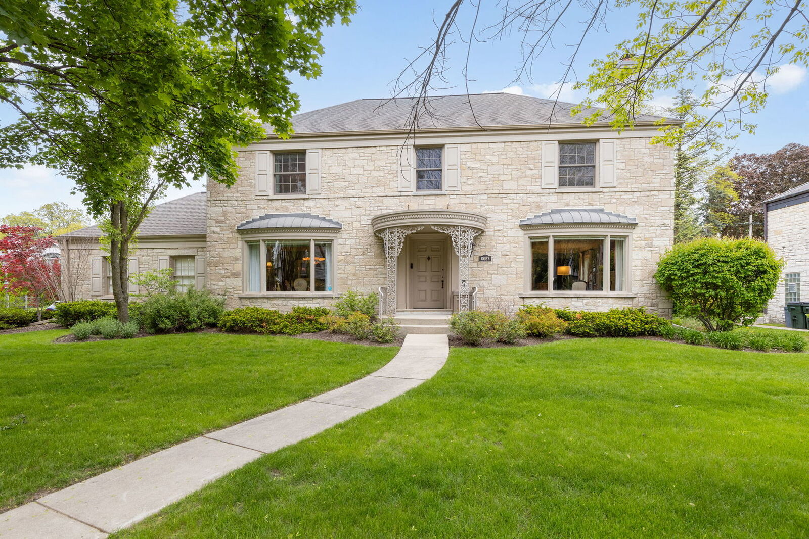 Property Photo:  6657 N Le Mai Avenue  IL 60712 