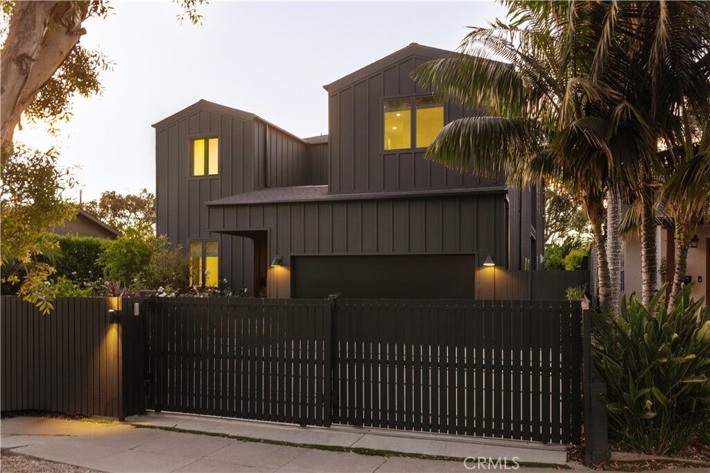 Property Photo:  12541 Mitchell Avenue  CA 90066 