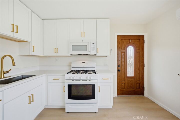 Property Photo:  11633 Terradell B  CA 90670 