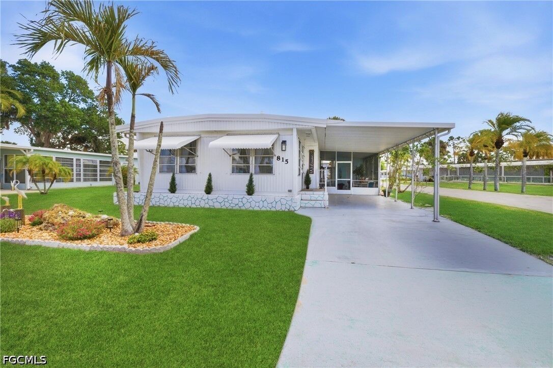Property Photo: 815 Holly Berry Court FL 33917