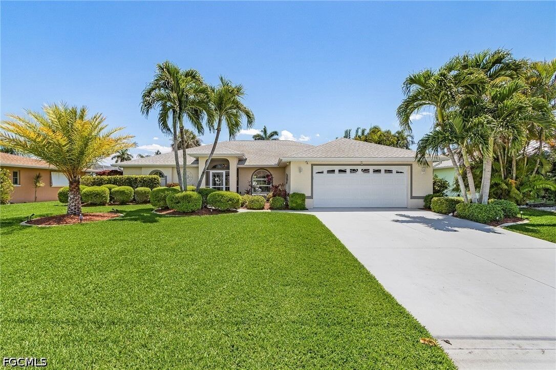 Property Photo: 1406 SE 21st Terrace FL 33990