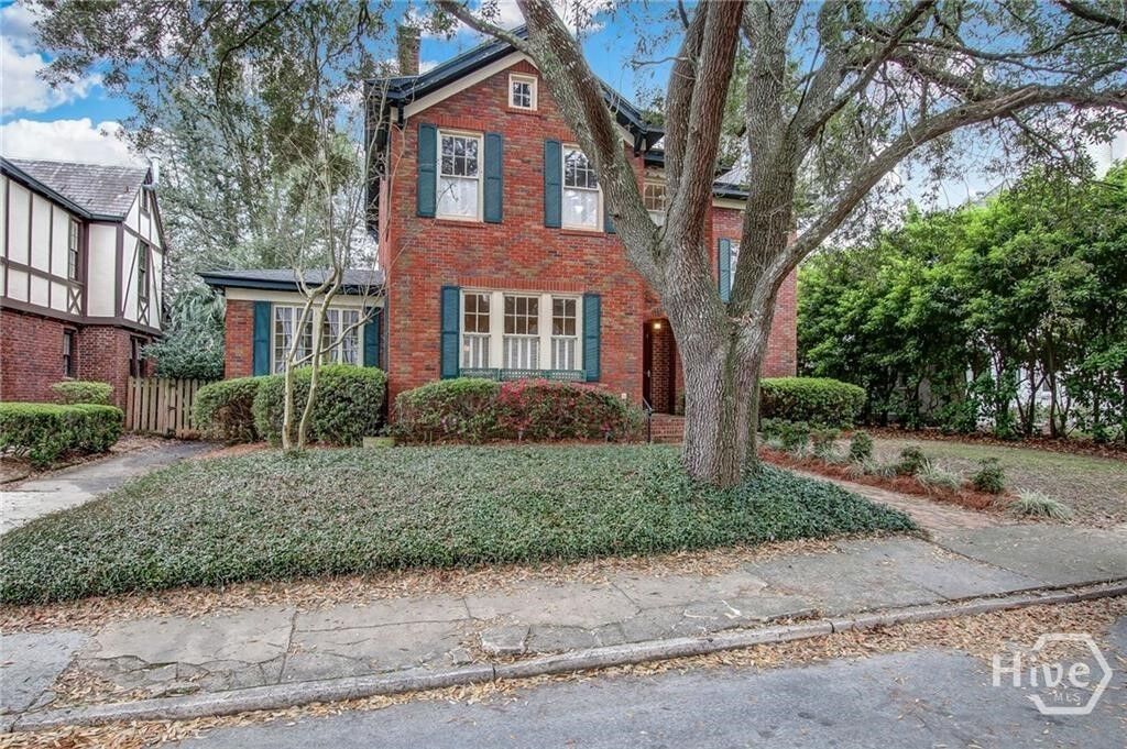 Property Photo:  615 E 44th Street  GA 31405 