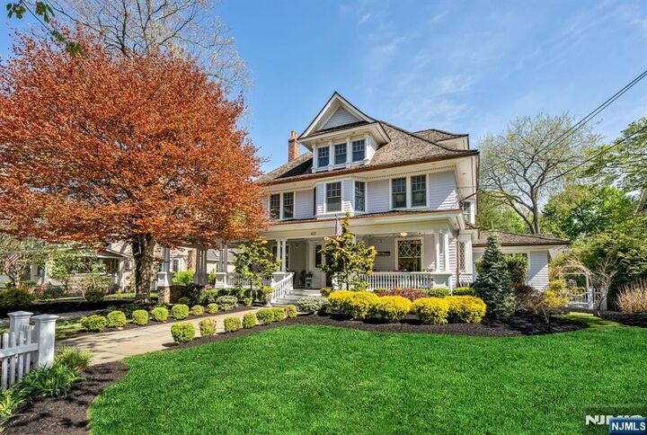 Property Photo:  427 Spring Avenue  NJ 07450 