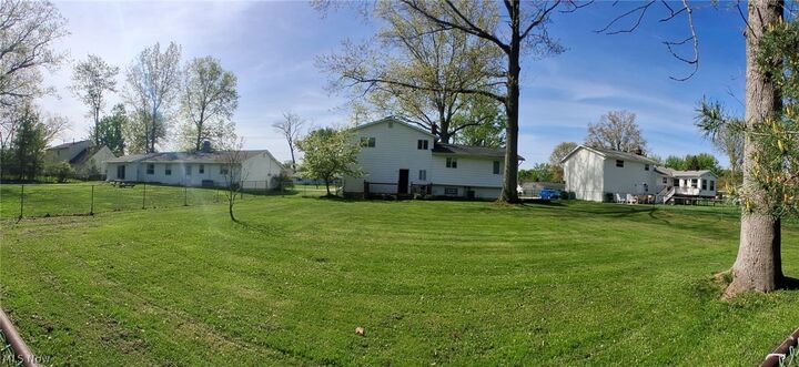 Property Photo: 7265 Farnham Drive OH 44060