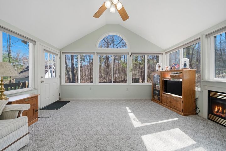 Property Photo:  10 Virginia Court  NH 03106 