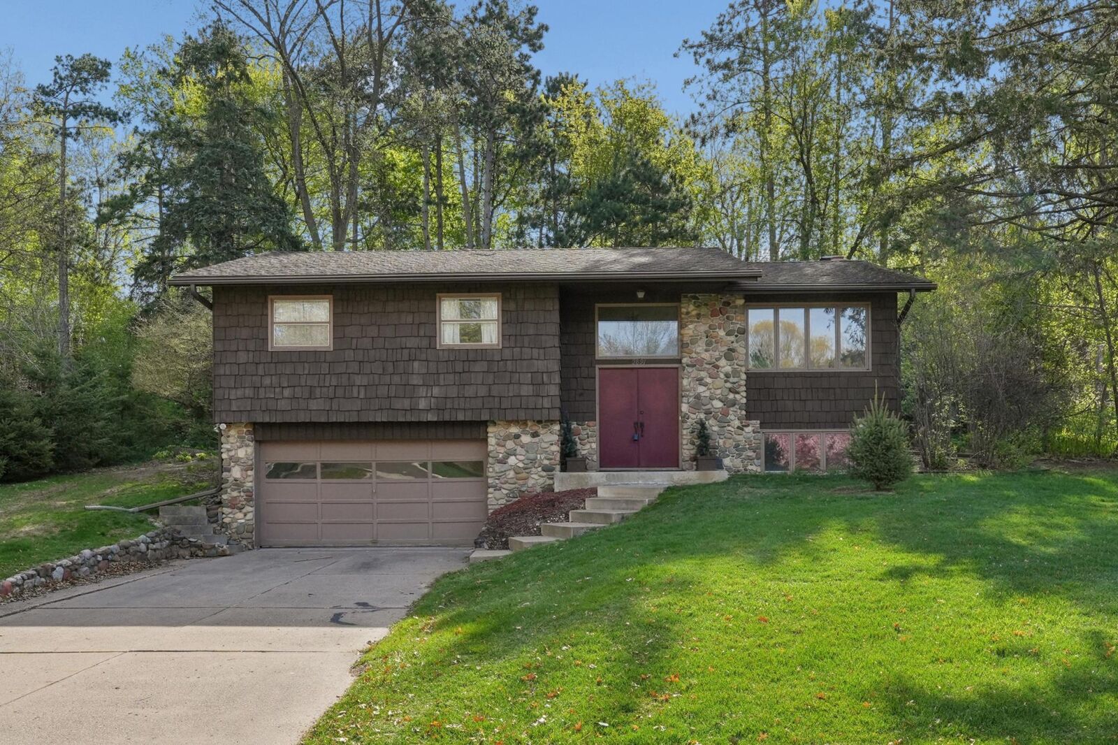 Property Photo:  2891 Legion Avenue N  MN 55042 
