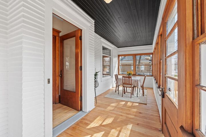 Property Photo:  1705 Dayton Avenue  MN 55104 