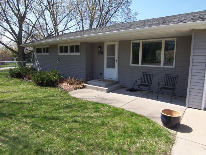 Property Photo:  3849 Bellaire Avenue  MN 55110 