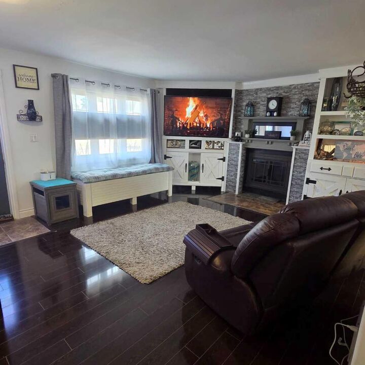 Property Photo: 5015 8 Avenue AB T7E 1K6