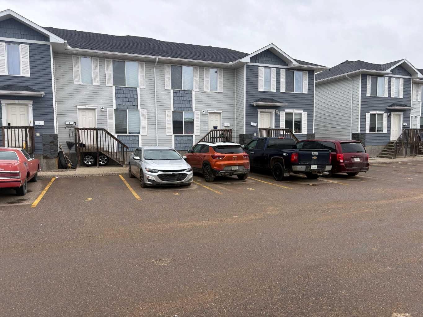 Property Photo:  4729 18 Street 3  SK S9V 1P3 