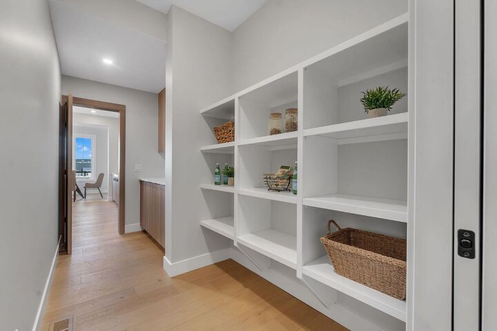 Property Photo:  28 Spring Creek Point SW  AB T3H 6E2 