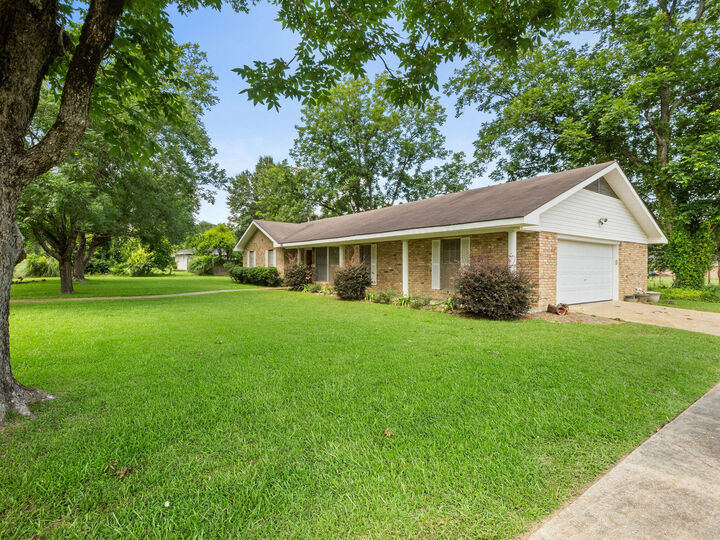 Property Photo: 306 Nolen LA 70634