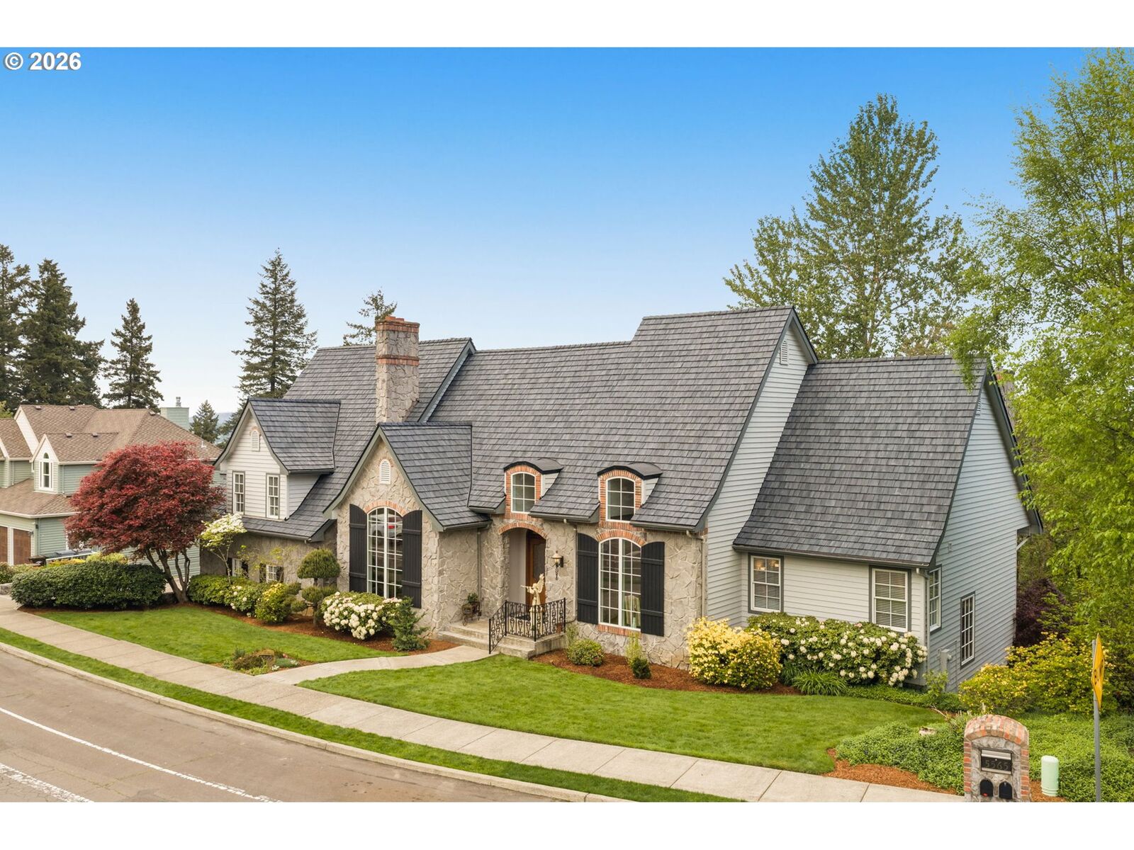 Property Photo:  5565 Summit St  OR 97068 