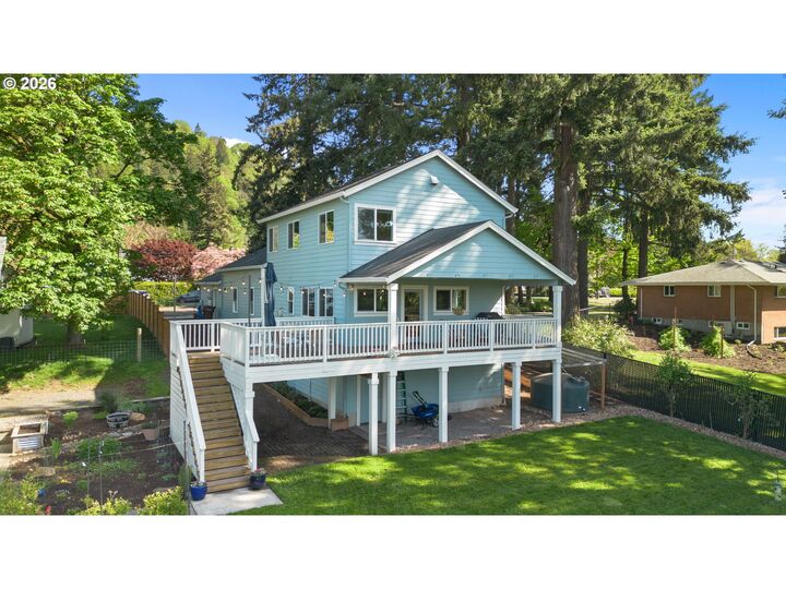 Property Photo:  2706 SW 6th Ave  WA 98607 